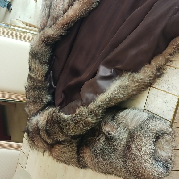 Vintage Silver Fox "full" length fur coat,satin lining, like New..beautiful coat - Picture 6 of 16